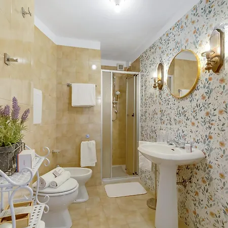 Il Giardino Di Dante Center: 2br Terrace - Happy Apartment *