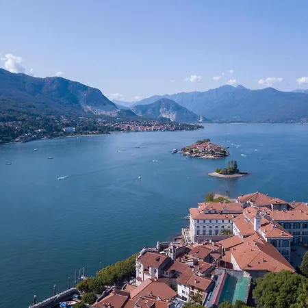 Il Giardino Di Dante Stresa Center: 2Br Terrace Flat - Happy Rentals