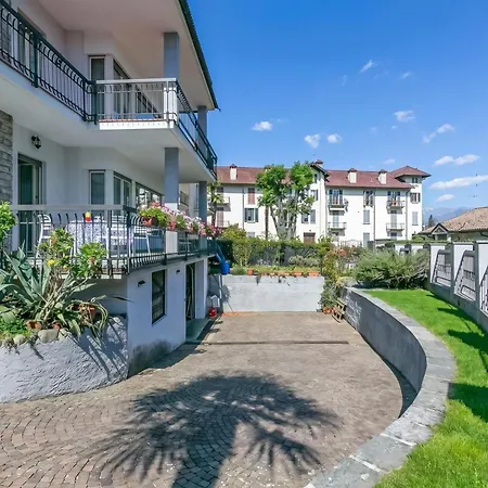 Il Giardino Di Dante Stresa Center: 2Br Terrace Flat - Happy Rentals *
